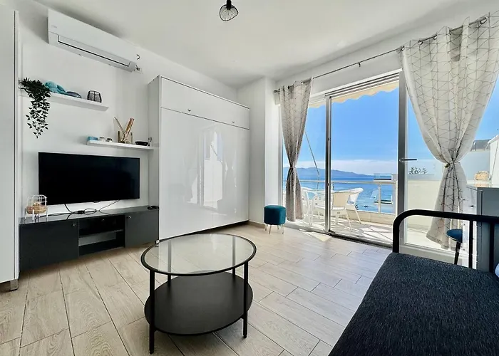 Blue Escape Sea View Apartment
